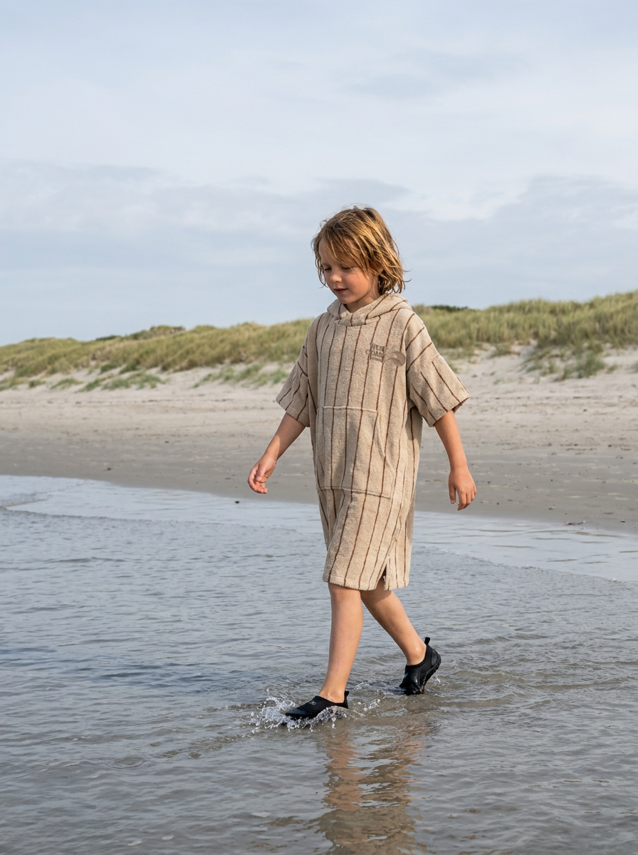 West_Coast_Beach_robe_kids_26_brown-logo_rettet.png