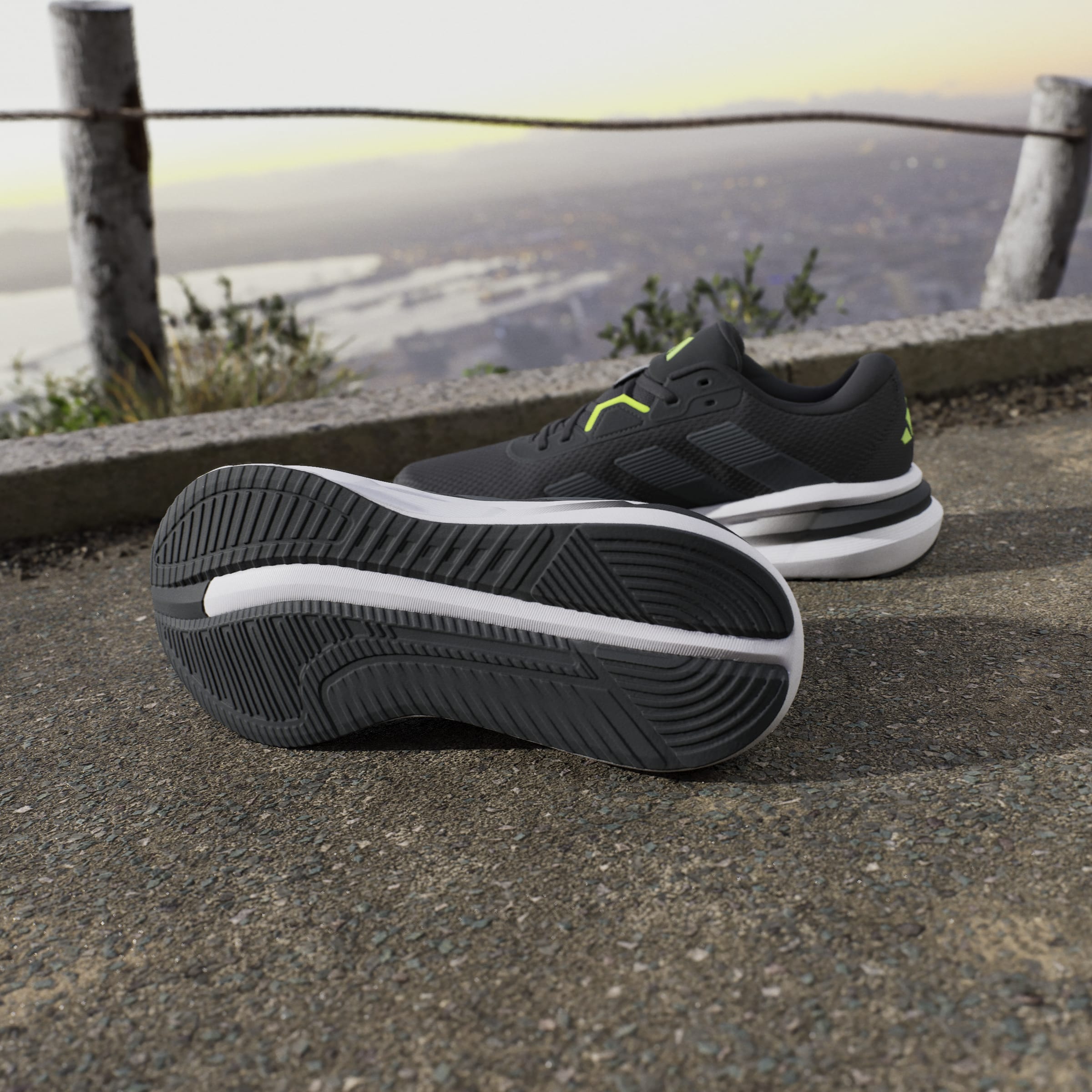 adidas-galaxy-7-JQ2625-herre-frritidssko-45160-sort-livsstil_2.jpg