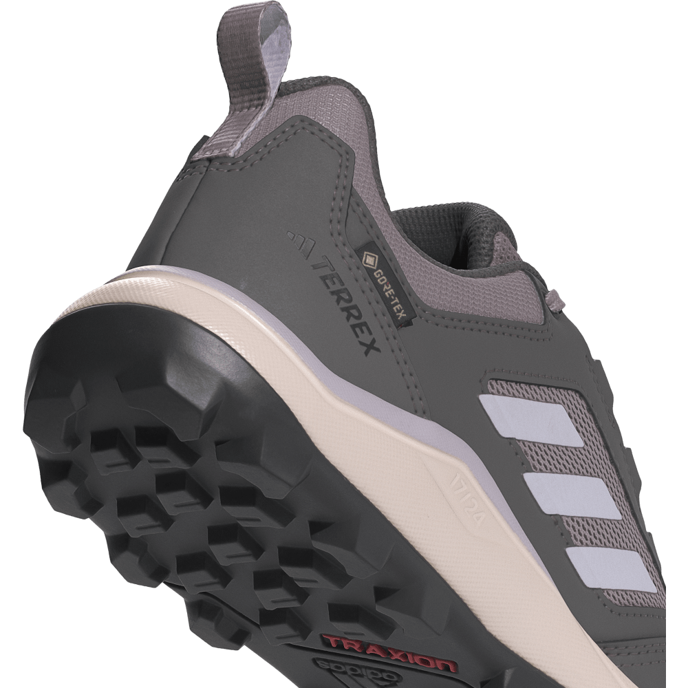 adidas-w-terrex-tracerock-2-gtx-IG8926-dame-fritidssko-43782-graa-h.png