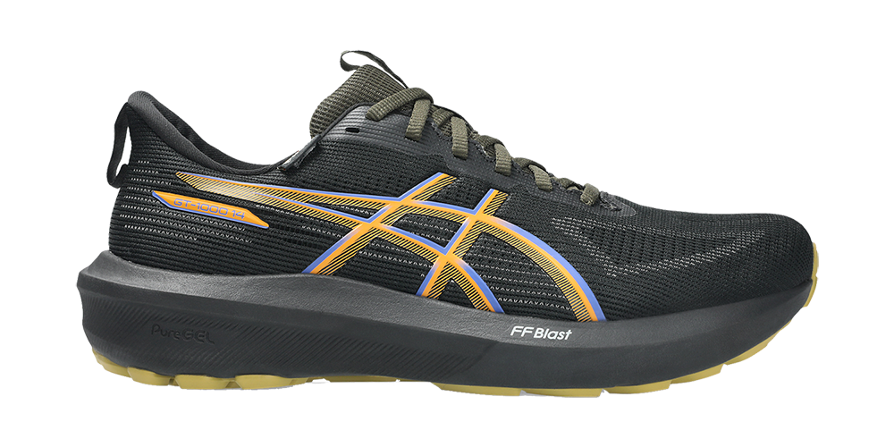 sort mesh med markante gule og orange ASICS-striber langs siden. Skoen har flad, polstret mellemsål (FF Blast) og PureGEL-detaljer for støddæmpning, et åndbart overmateriale og traditionelle snørebånd. Den afrundede forfod og kraftige ydersål antyder stabilitet og komfort til lange distancer. En lille hæl-løkke gør den let at trække på.