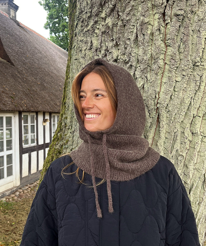 fabrin-copenhagen-balaclava-brun-livsstil.jpg