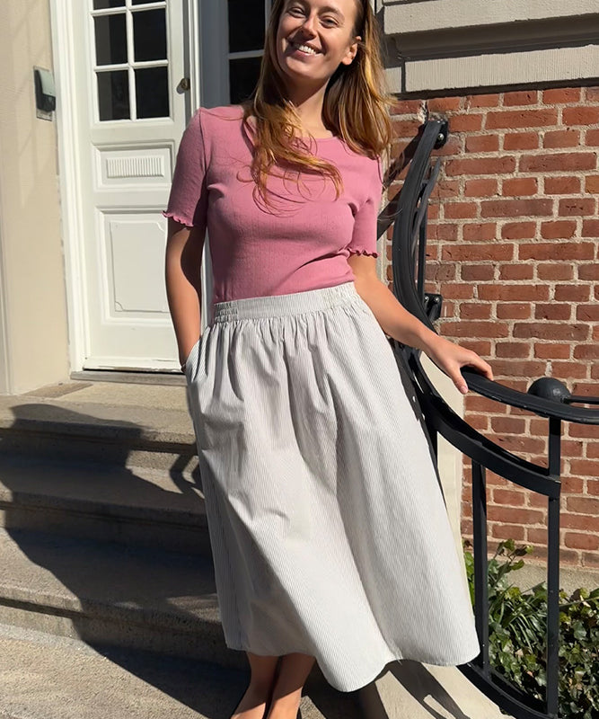fabrin-copenhagen-cotton-skirt-and-pointelle-tee-livsstil.jpg