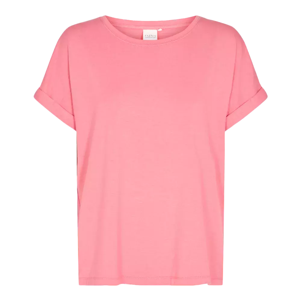 fabrin-copenhagen-loose-fit-t-shirt-23-w-41586-dame-t-shirt-lyseroed-a.webp