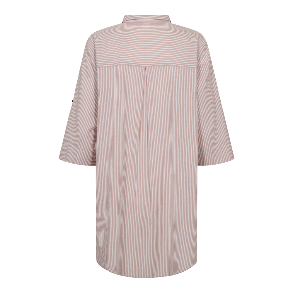 fabrin-copenhagen-new-big-shirt-collar-26-w-45357-dame-skjorte-lyseroed-b.png