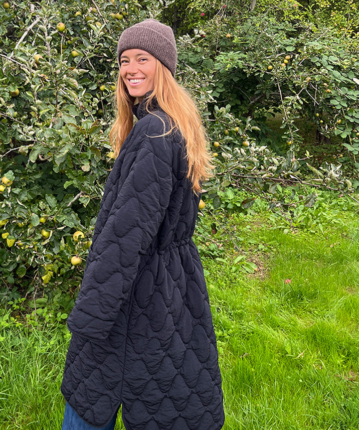fabrin-copenhagen-tikki-knit-hat-moerkebrun-livsstil.jpg