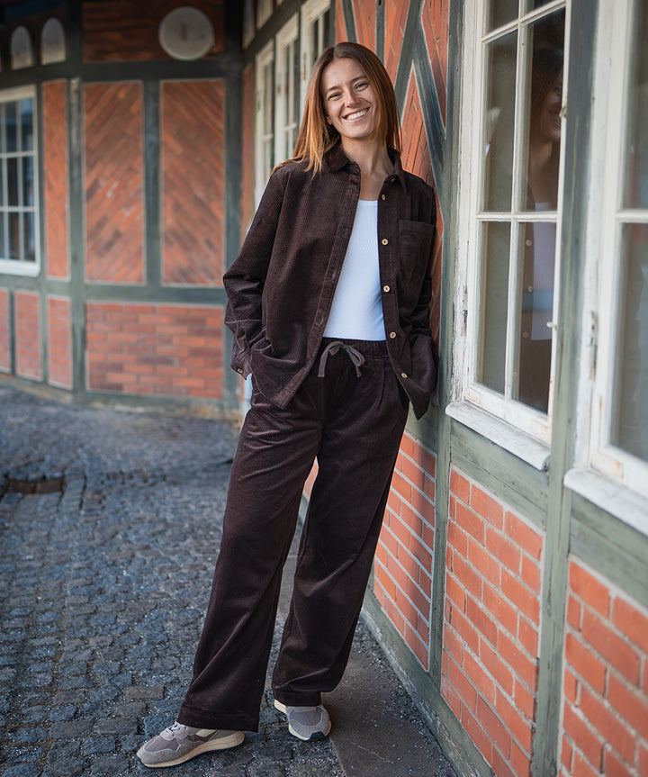 fabrin-corduroy-shirt-jacket-livsstil-1.jpg