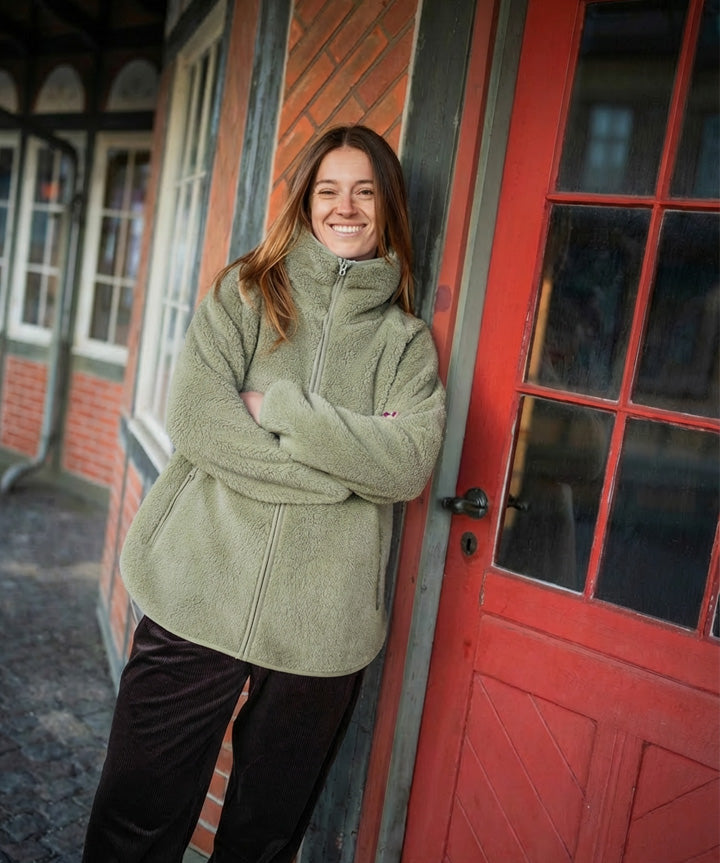 fabrin-thelma-fleece-groen-livsstil.jpg