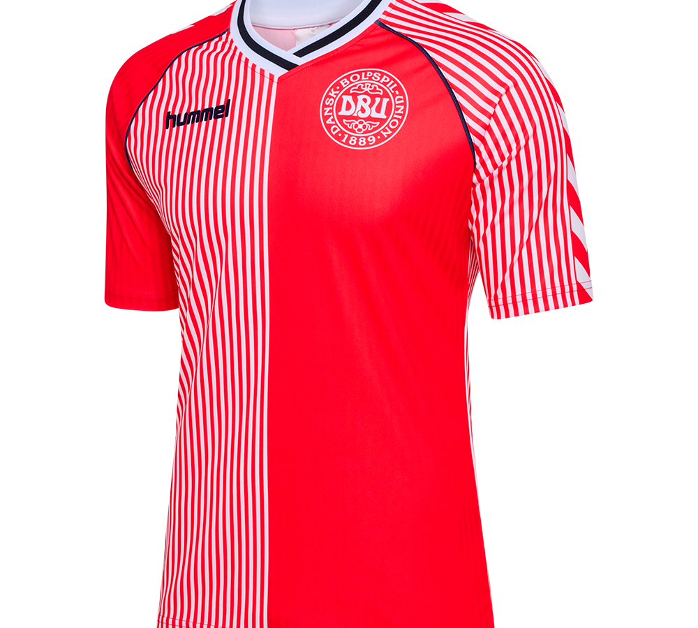 hummel-dbu-1986-replica-jersey-221779-3148-fodbold-fan-t-shirt-45658-roed-a.png
