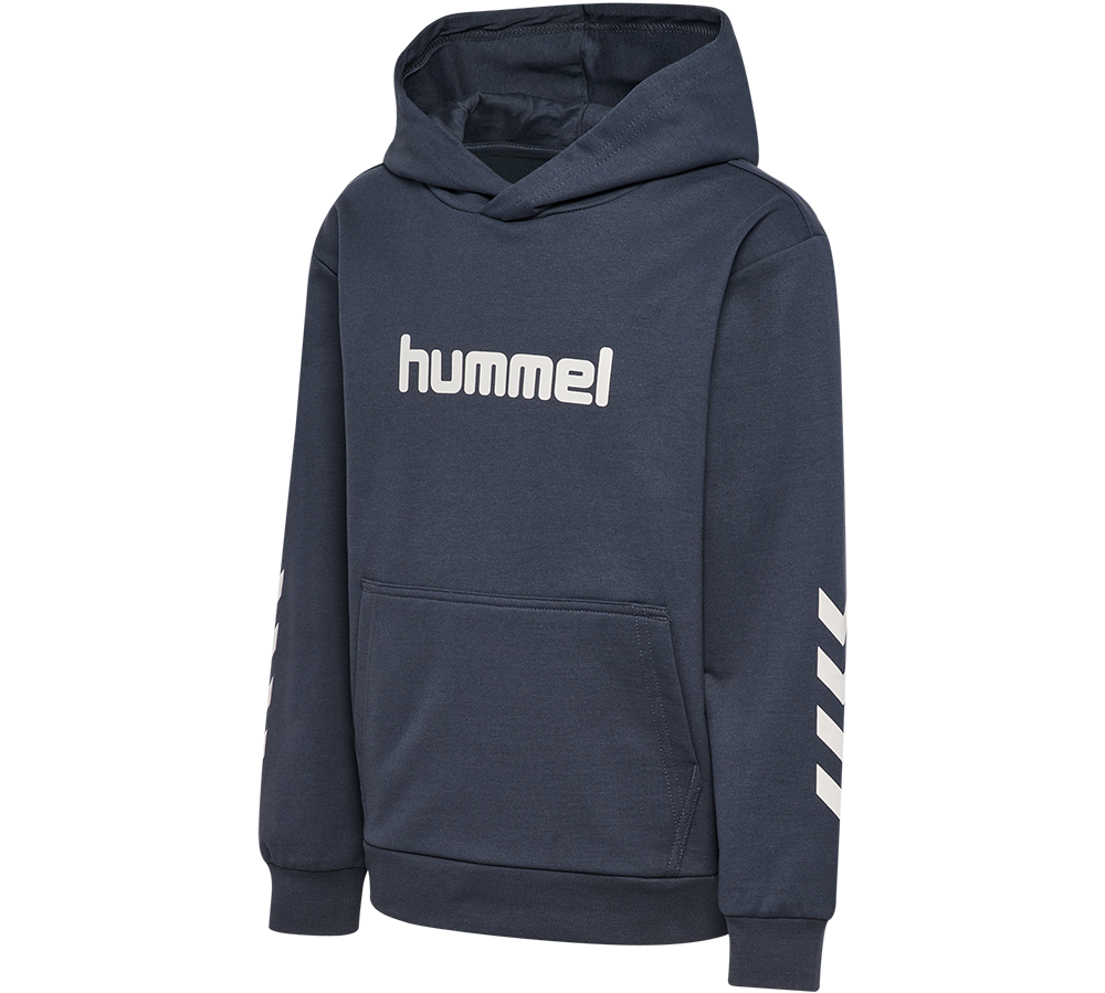 Hættetrøje mørkeblå med hummel-logo, kangurulomme og hvide chevrons på ærme på hvid baggrund.
