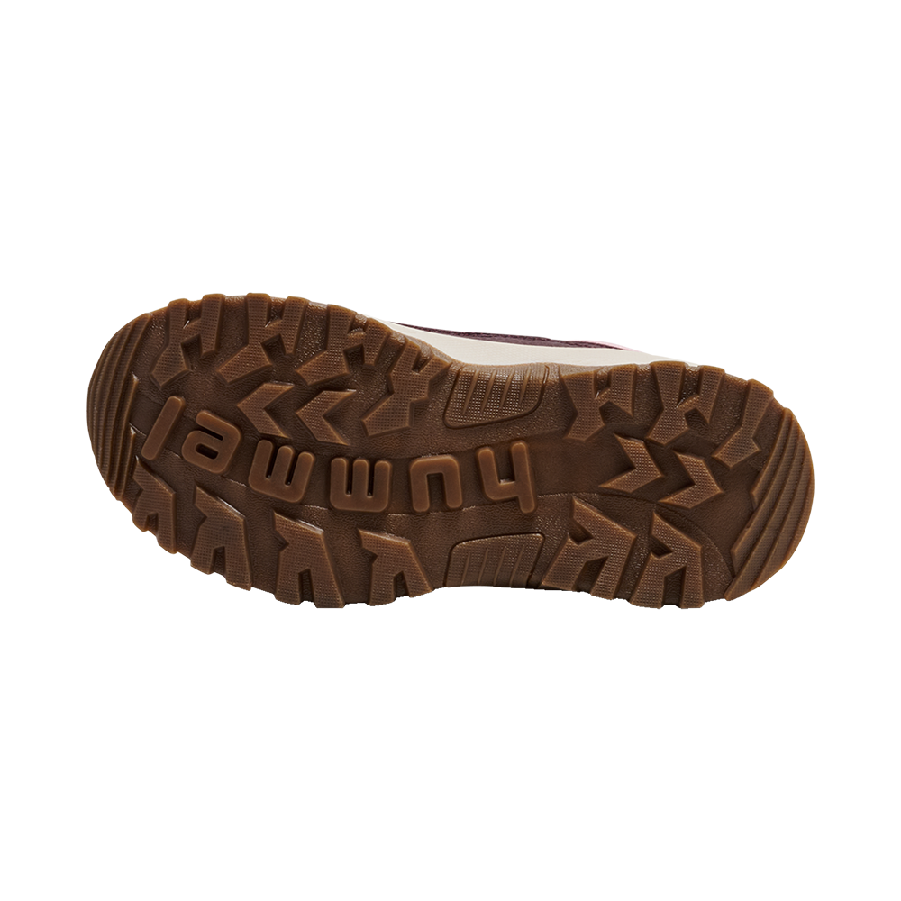 Støvlesål i brun gummi med Hummel-logo og mønstret slidbane på hvid baggrund.