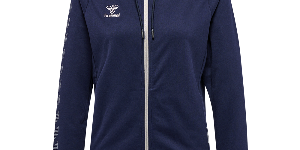 Mørkeblå hættetrøje fra Hummel med fuld lynlås og justerbar snøre i hætten. Enkel, sporty silhuet med kontrasthvid lynlås og lille Hummel-logo på brystet. Særligt kendetegn er de ikoniske vinkler langs ærmet. Trøjen har ribkant ved ærmer og talje og diskrete forlommer, der giver funktionalitet til hverdag og træning og komfort.