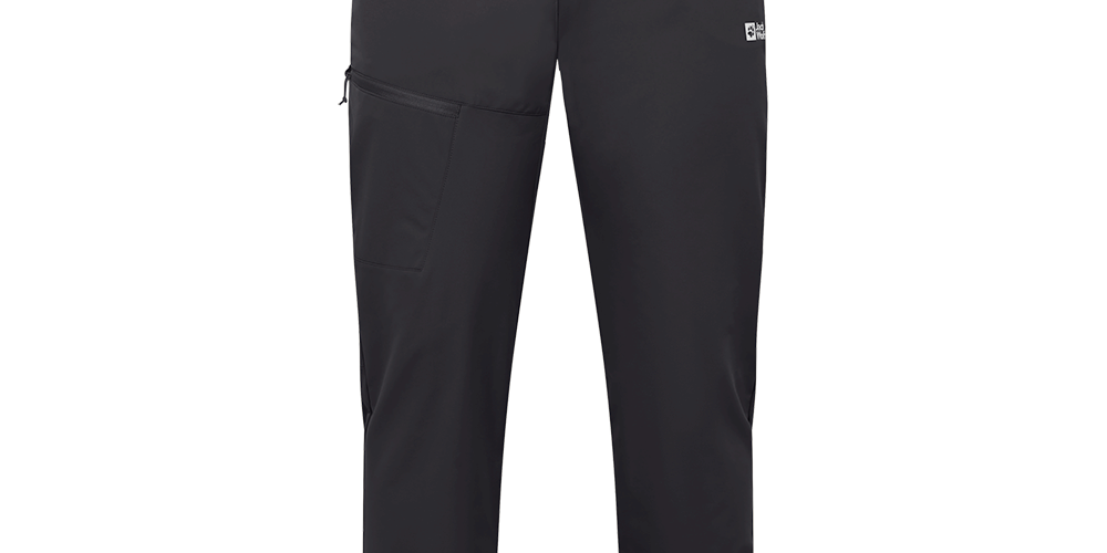 sorte friluftsbukser har et enkelt, funktionelt design med slank pasform og let, strækbart materiale. Bukserne har bæltestropper, knappelukning med skjult lynlås, to skrålommer med lynlås og en rummelig cargolomme på låret til småting. Forstærkede sømme og bevægelsesvenligt snit gør dem velegnede til vandreture, arbejde og hverdag, hvor komfort og praktisk opbevaring er i fokus.