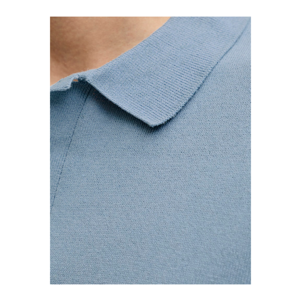 jj-rebel-callum-knit-polo-12273902-herre-polo-44159-lyseblaa-c.png