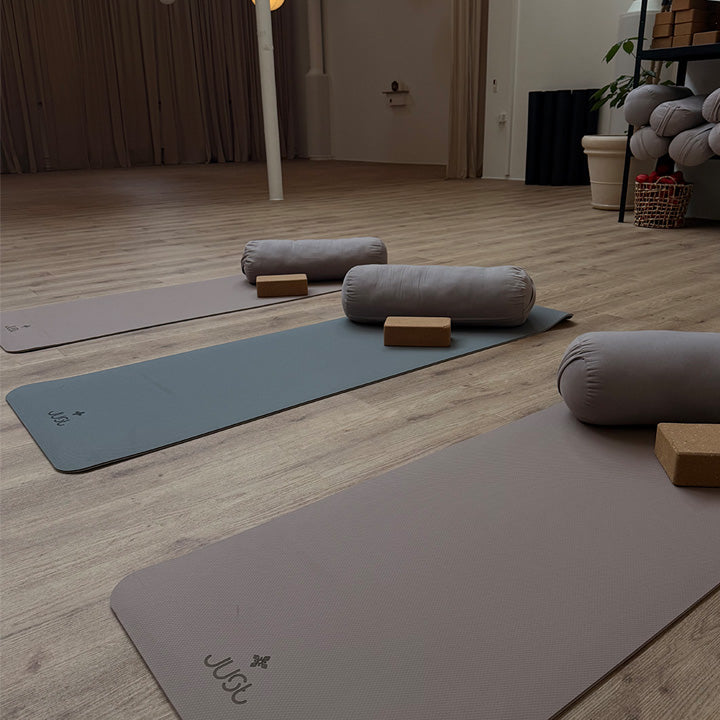 just-yoga-mat-assorteret-livsstil-1.jpg