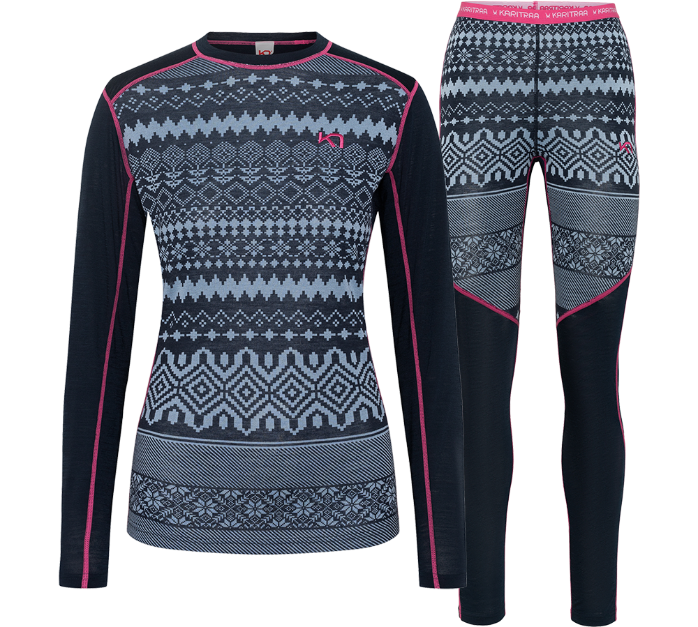 kari-traa-w-live-long-set-wool-dame-skiundertoej-moerkeblaa-front.png