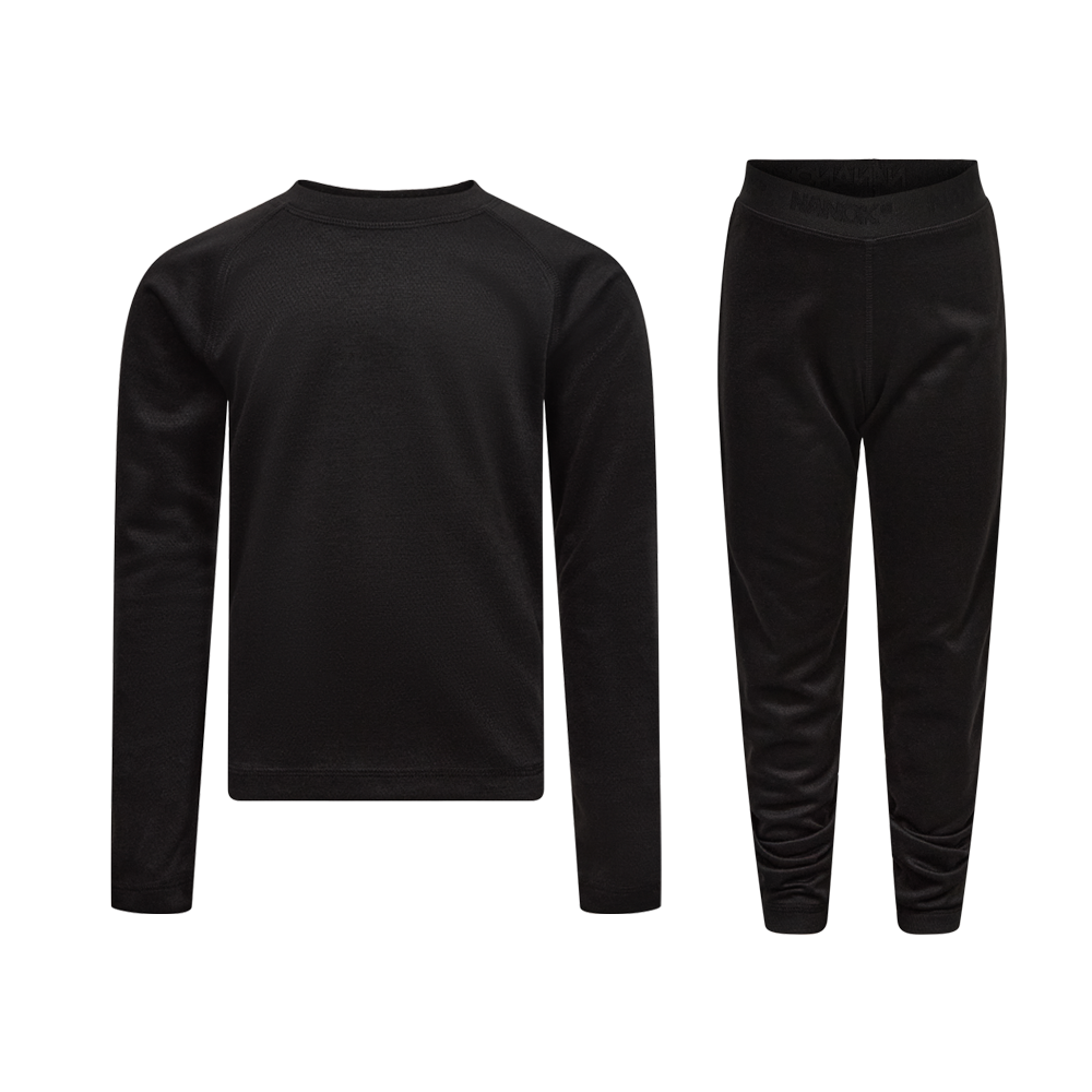 nanok-base-layer-26-jr-45967-boerne-skiunertoej-saet-sort-samlet.png