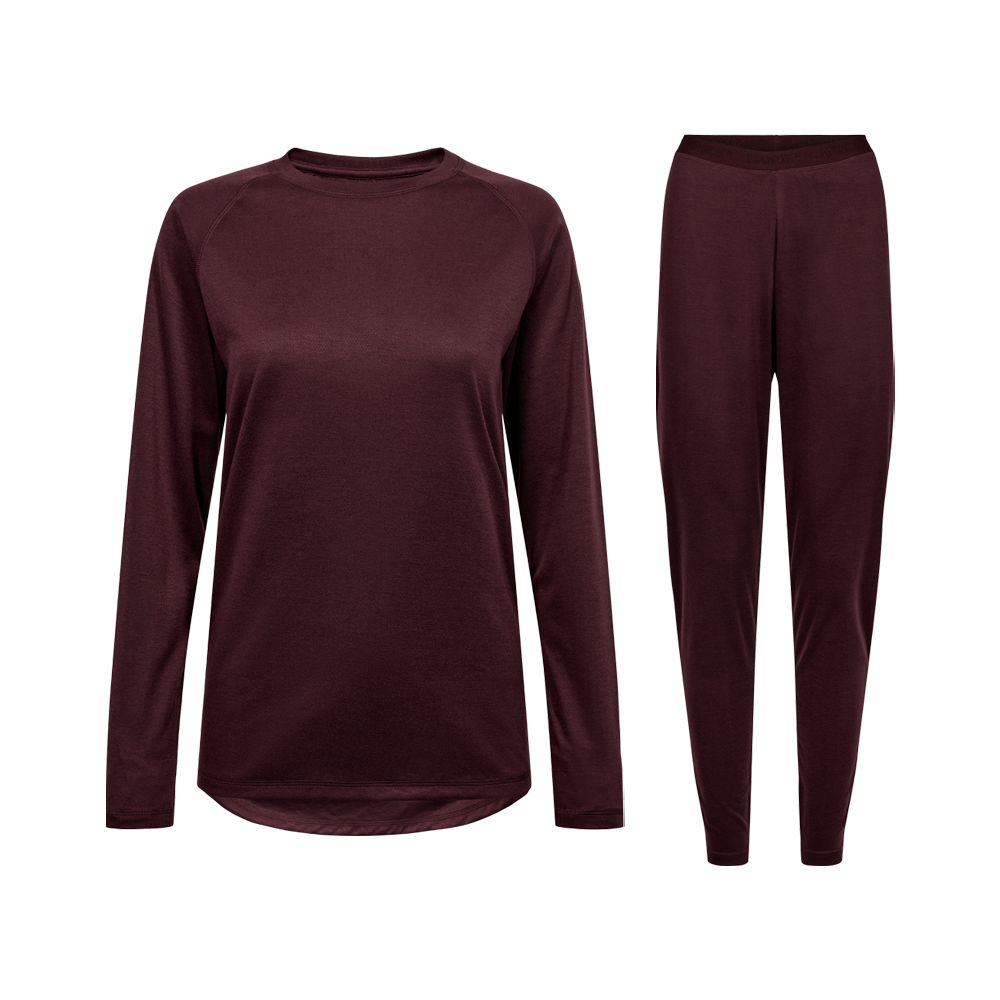 nanok-baselayer-26-w-45965-dame-skiundertoej-saet-bordeaux-samlet.png