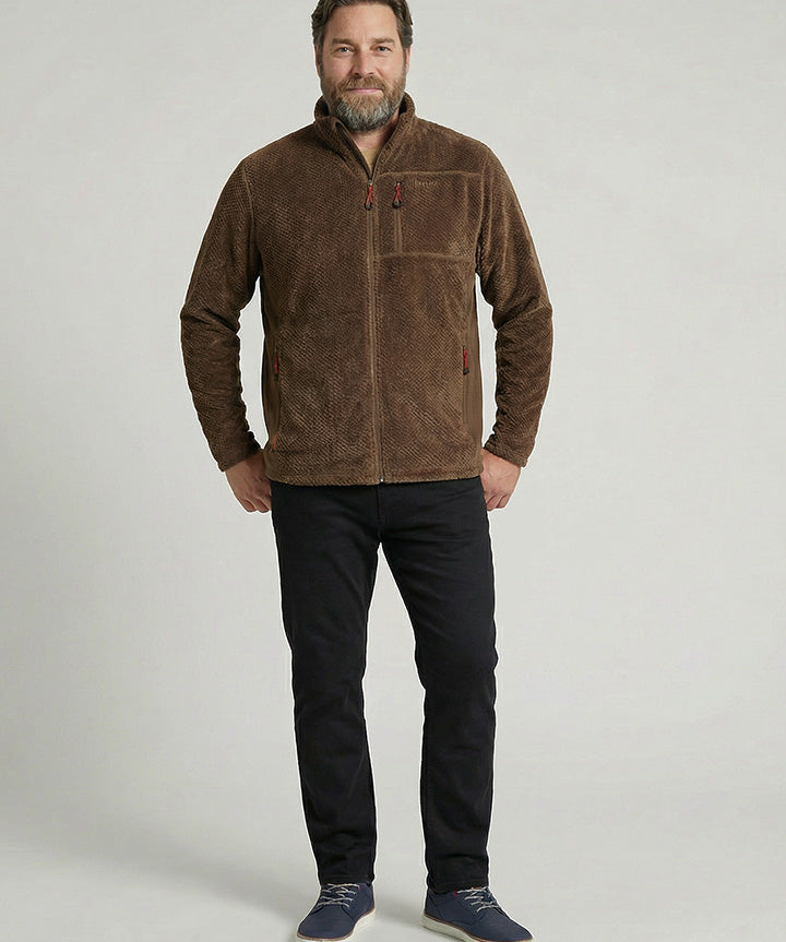 nanok-denis-26-sr-brun-fleecetroeje-model.jpg