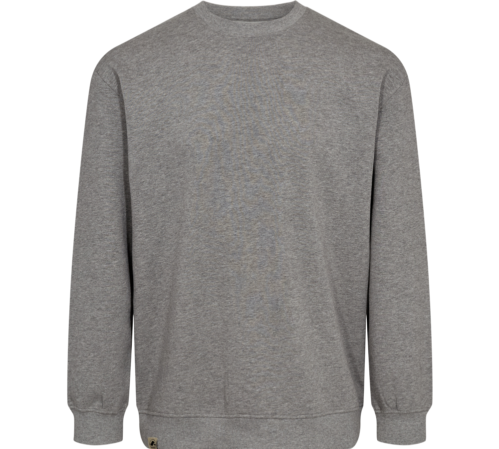 Denne grå crewneck-trøje har et enkelt, tidløst design med rund hals og lange ærmer. Den afslappede pasform, ribstrikkede manchetter og kant giver et komfortabelt udtryk, perfekt til hverdagsbrug. Stoffets melerede nuance tilfører dybde, mens den lille mærkat forneden giver et diskret finish. Velegnet til lag-på-lag, afslappede outfits eller som basis i garderoben.
