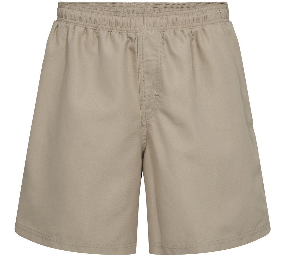 Et par ensfarvede beige shorts i let, slidstærkt stof med elastisk taljebånd og diskret syning foran. Designet er enkelt og funktionelt med en afslappet, lige pasform der når til midt på låret. Shortsene fremstår alsidige til både hverdag og fritid, nemme at kombinere med T-shirt eller skjorte, og velegnede til varme dage på grund af det åndbare materiale.