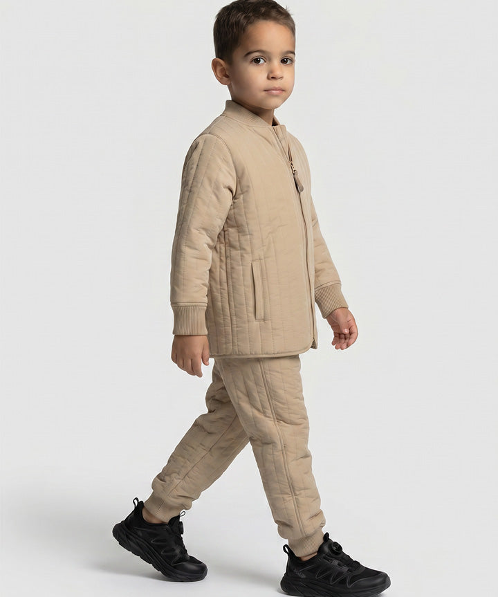 nanok-thermosaet-26-jr-beige-livsstil-3.jpg