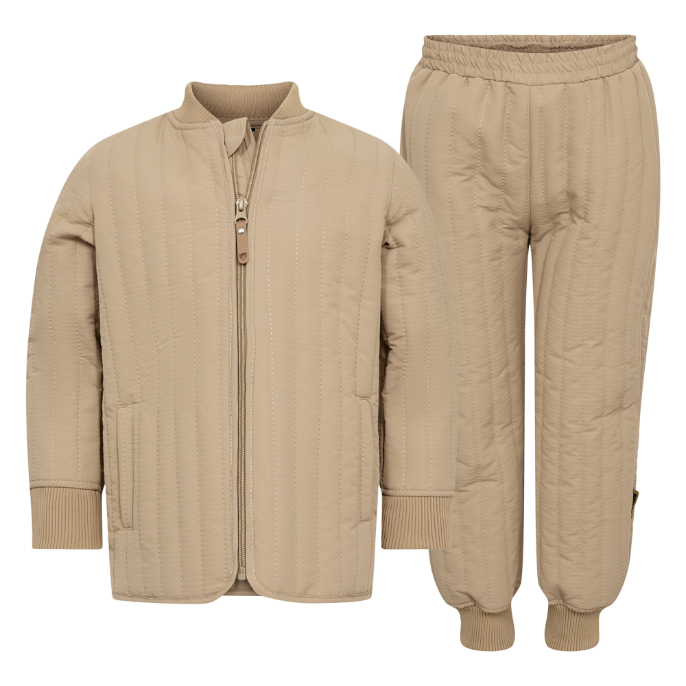 nanok-thermoset-26-jr-45394-boerne-termotoej-beige-saet-front.png