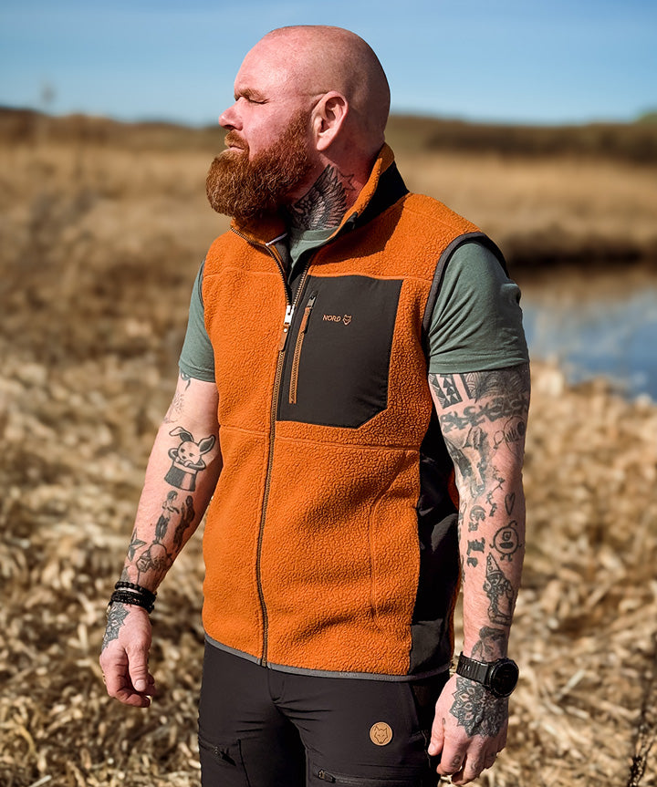 nord-edwin-vest-orange-livsstil.jpg