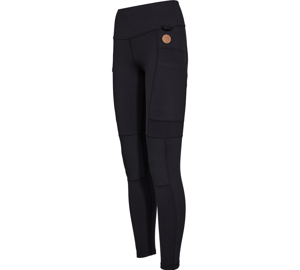 Billedet viser et par sorte, tætsiddende leggings med høj talje og funktionelle sidelommer. Materialet ser elastisk og formgivende ud med forstærkede knæpaneler og synlige syninger, der giver et sporty og praktisk udtryk. En rund læderagtig logoemblem pryder hoften. Leggingsene fremstår velegnede til træning eller hverdag, hvor komfort og opbevaringsmuligheder kombineres med et strømlinet, moderne design og let vedligeholdelse.