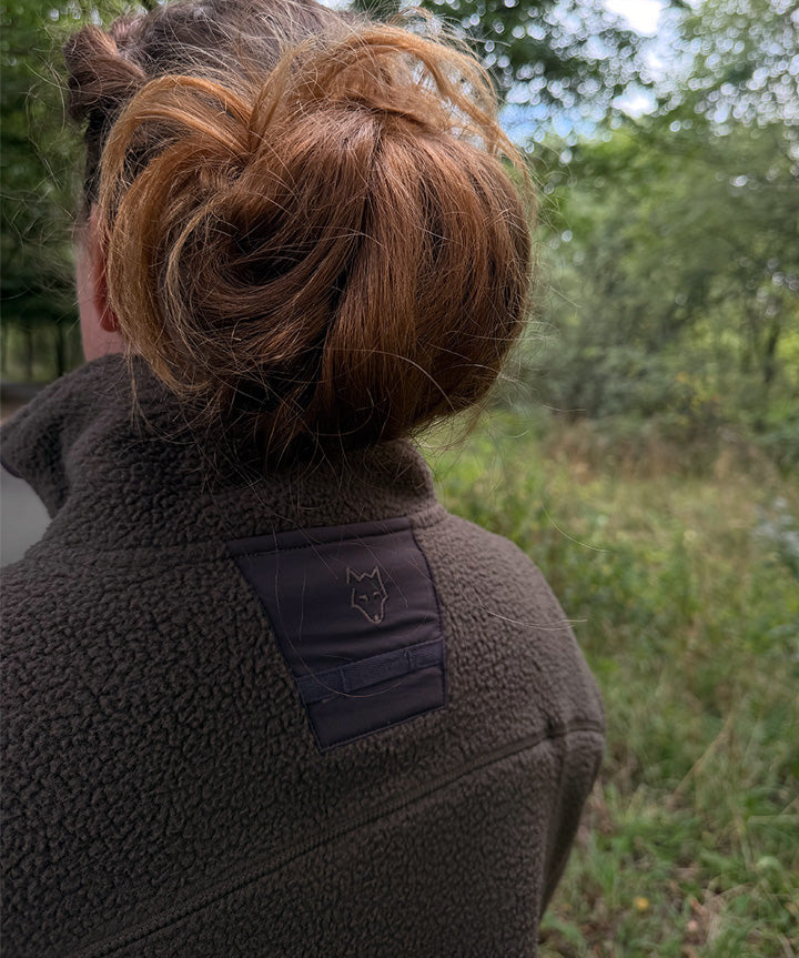 nord-olise-fleece-brun-livsstil-2.jpg