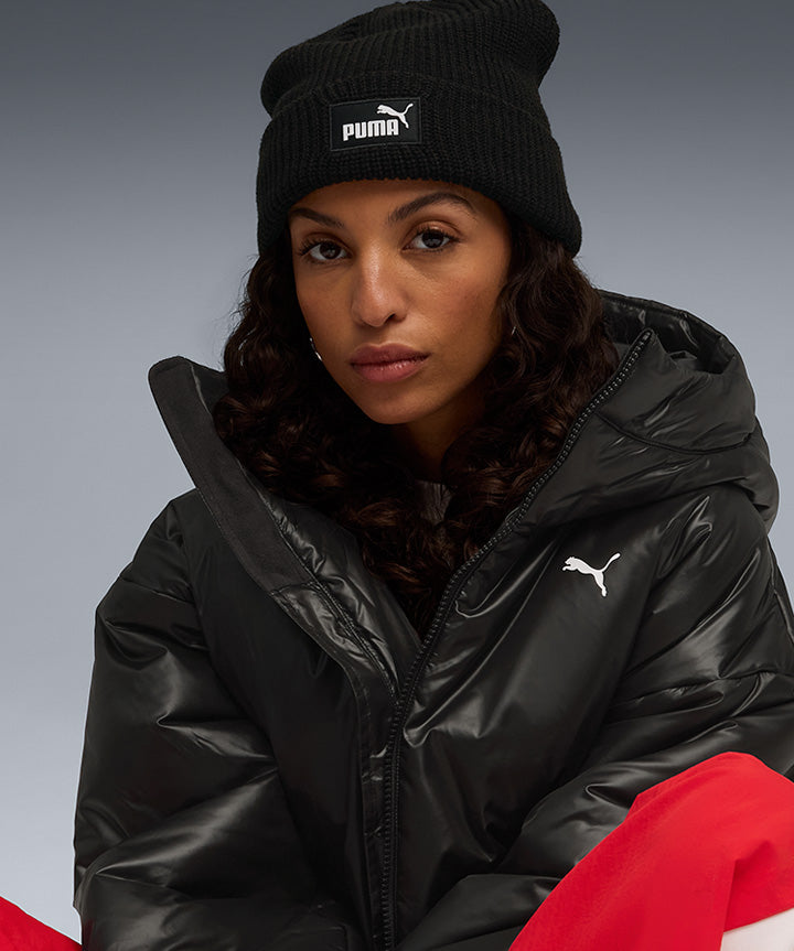 puma-ess-beanie-026410_01-voksen-hue-45316-sort-livsstil.jpg