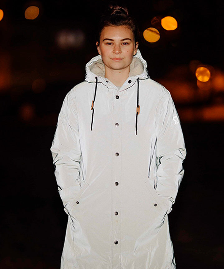 reflective-revolution-foret-dame-regnjakke-45547-i-black-reflective-sort-livsstil.jpg