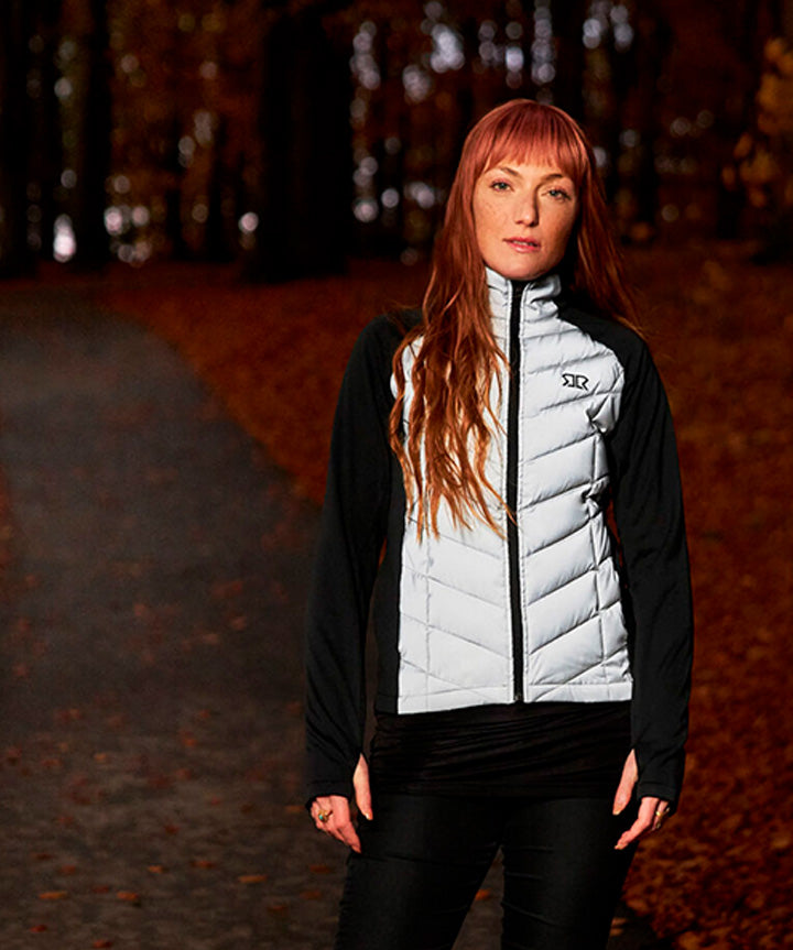 reflective-revolution-hybrid-jacket-w-45539-dame-refleks-fritidsjakke-sort-livsstil.jpg