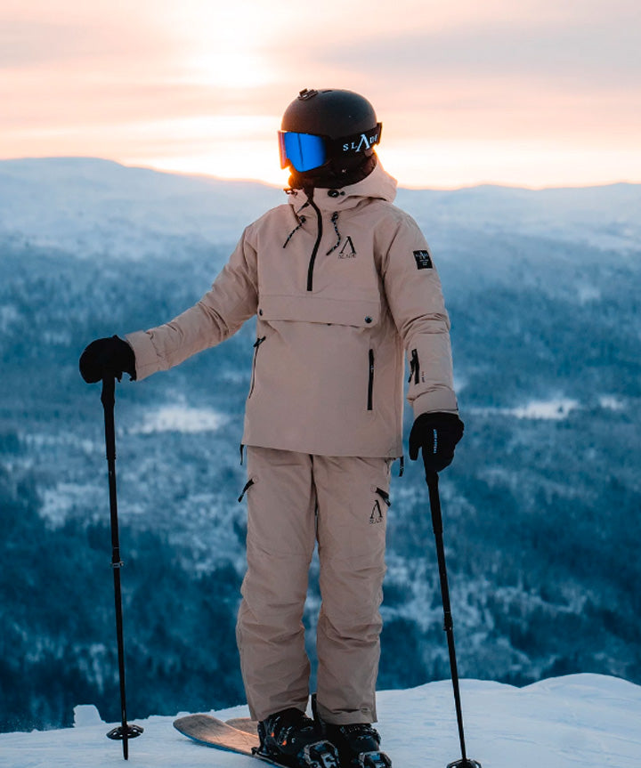 slade_aspen-anorak-w-44937-dame-ski-anorak-sand-livsstil.jpg