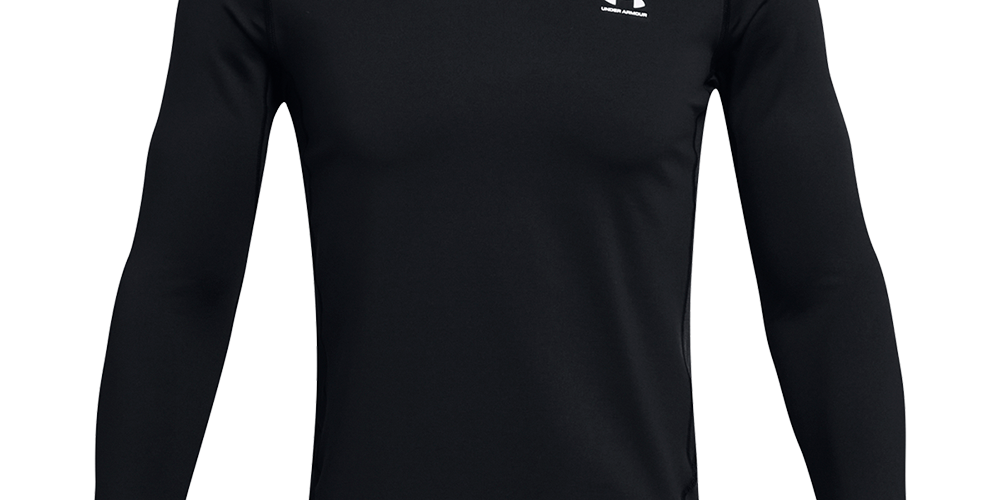 Sort træningstrøje med lange ærmer og tætsiddende pasform, fremstillet i glat, teknisk materiale der virker svedtransporterende. Rund hals og flade syninger giver komfort under bevægelse, mens det diskrete hvide Under Armour-logo på venstre bryst tilfører et sporty touch. Enkel, funktionel og velegnet som kompressionslag eller til udendørs træning i køligere vejr.