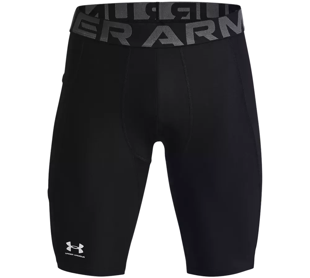 Et par sorte kompressionsshorts fra Under Armour med tætsiddende pasform og knælængde. Elastisk linning med synligt "ARMOUR"-print og flade sømme giver komfort og støtte under træning. Materialet er strækbart og svedtransporterende, ideelt til højintensiv motion, løb eller styrketræning. Diskret logo ved låret og enkel, funktionel æstetik gør dem velegnede til både sport og hverdagsbrug.