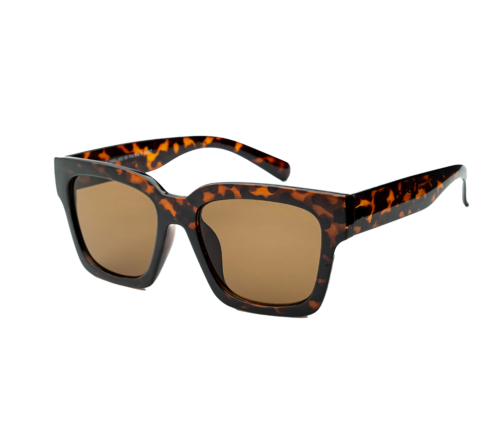 Brune solbriller med et kraftigt, firkantet stel i klassisk skildpaddemønster. De brede stænger og den blanke acetatfinish giver et retro-elegant udtryk, mens de brune linser skærmer effektivt mod solens lys. Designet er både tidløst og markant, egnet til både hverdag og mere stilfulde anledninger. Solbrillerne udstråler robust kvalitet og modebevidst enkelthed. Perfekt til sommer.