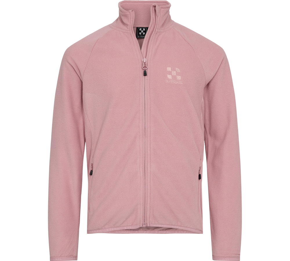 En lyserød fleecejakke med hel lynlås og høj krave, udført i blødt, tætvævet microfleece. Jakken har lange ærmer, sidelommer med lynlås og diskret broderet logo på brystet. Den enkle, rene silhuet og elastisk kant gør den velegnet som lag-på-lag til kølige dage eller udendørs aktiviteter. Farven giver et feminint, men stilrent udtryk, der kombinerer komfort og funktionalitet.