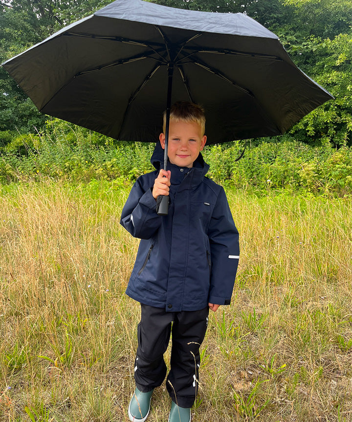 x-trail-jr-all-weather-softshell-jacket-_pant-jr-moerkeblaa-livsstil-2.jpg