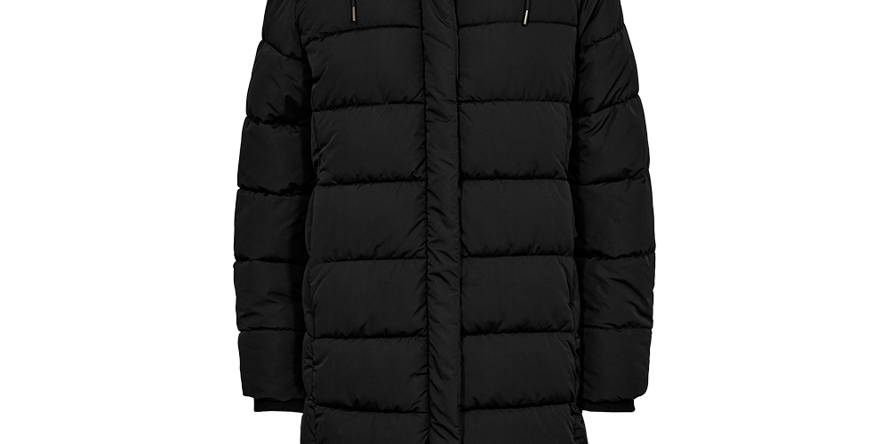 X-Trail Stockholm Coat, W er en elegant og funktionel dame vinterjakke, perfekt til kolde dage. Denne knælange jakke er designet med varmeisolerende for og fremstår vind- og vandafvisende takket være Bionic ECO® overfladebehandling. Det justerbare hætte og bløde ribmanchetter tilføjer komfort, mens den gennemgående 2-vejs lynlås sikrer praktisk anvendelighed. Jakken har også to sidelommer med lynlås, ideelle til sikker opbevaring. En ideel frakke for hverdagsbrug og udendørs eventyr.